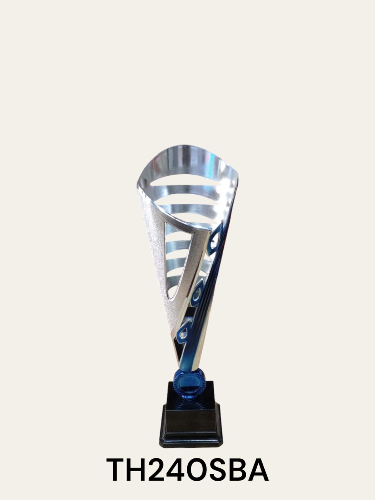 TROPHIES (T)