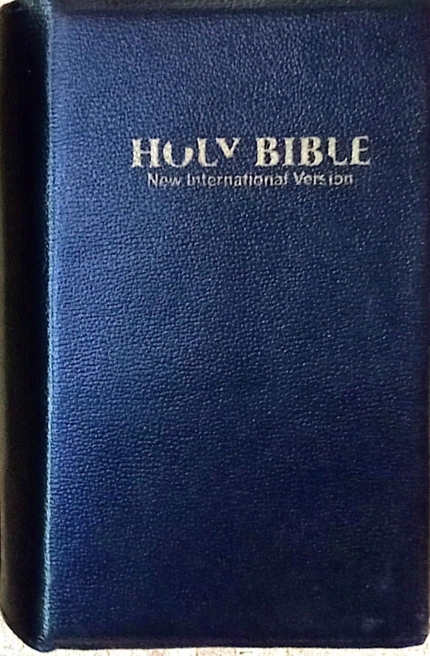 HOLY BIBLE NIV  STANDARD ZIPPED